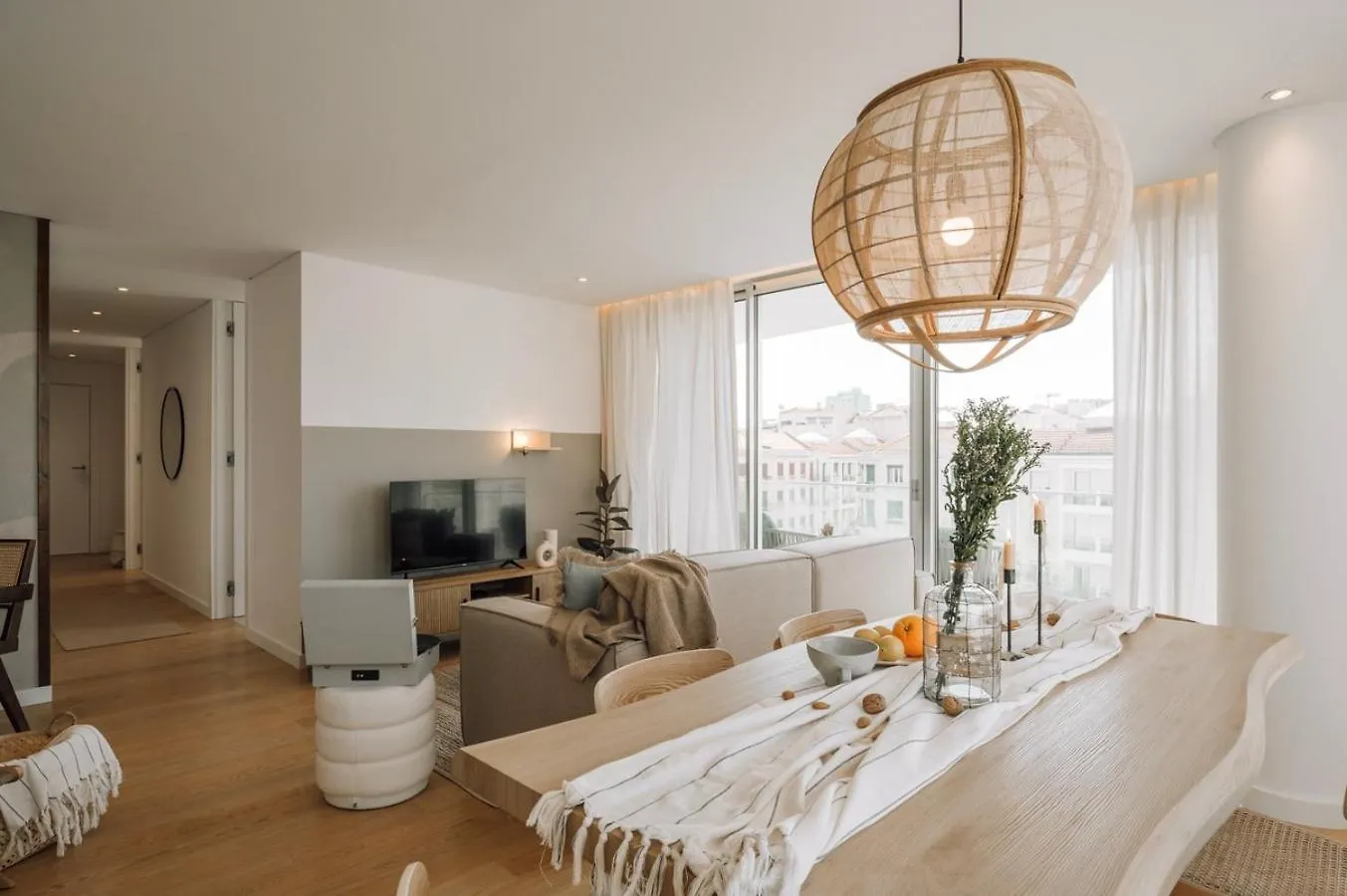 Pescaia - 2 Bedrooms And 2 Balconies In Alvalade リスボン