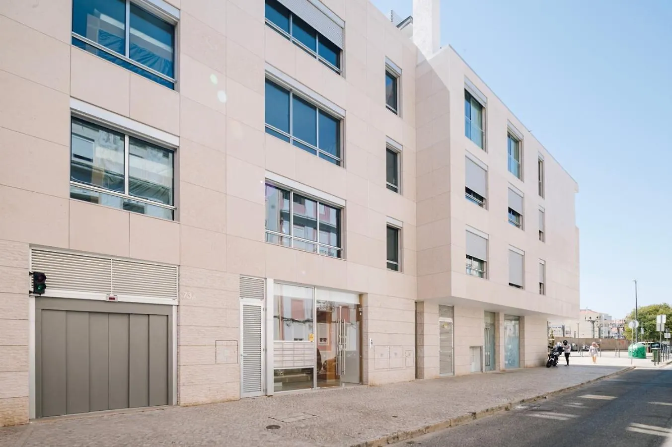 Pescaia - 2 Bedrooms And 2 Balconies In Alvalade リスボン ポルトガル